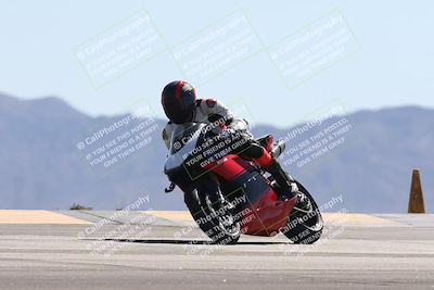 media/Oct-13-2025-Moto Forza (Mon) [[a66d839500]]/3-B Group/Session 4 (Turn 9)/